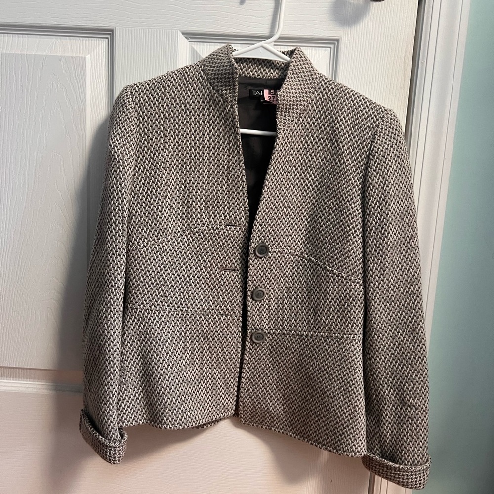 Tahari Black and Gray Textured Blazer 100% wool